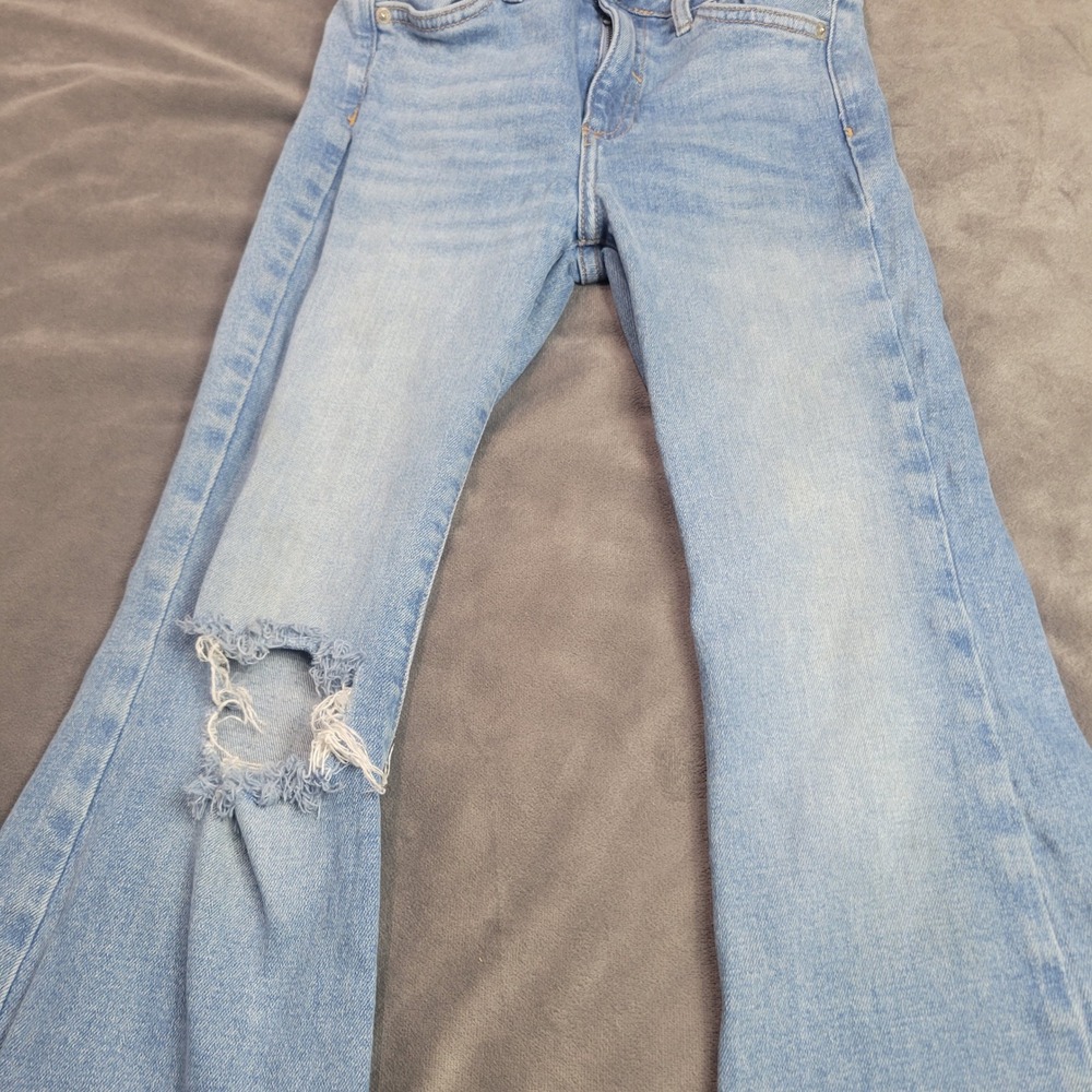 Forever 21‎ Kids Girls Light Wash Distressed Flare Leg Jeans Raw Hem Size 9/10 - Picture 3 of 9